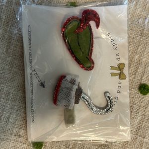 Giddy Up and Grow hair clips on alligator backing